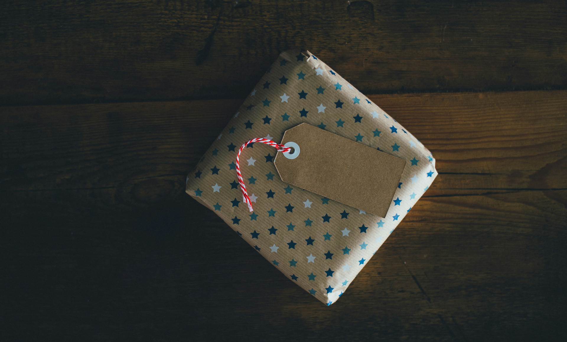 Eco-Friendly Gift Wrapping: How to Create Reusable Fabric Wraps this Christmas 
