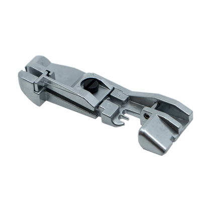 SINGER Overlock Presser Foot -  Yarn Application