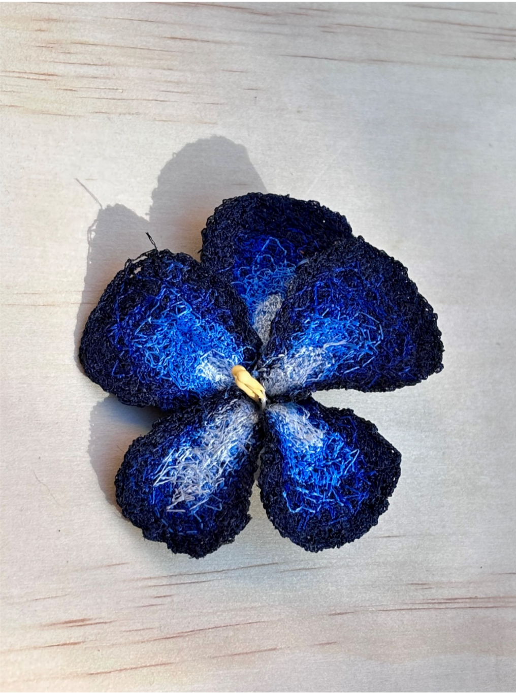 Free Motion Silk Pansy